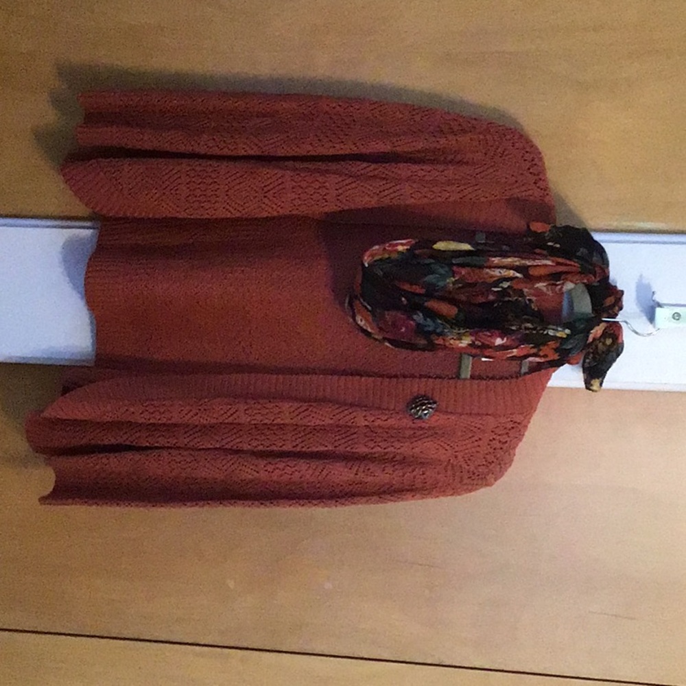 Sweater - Picture 2 of 3